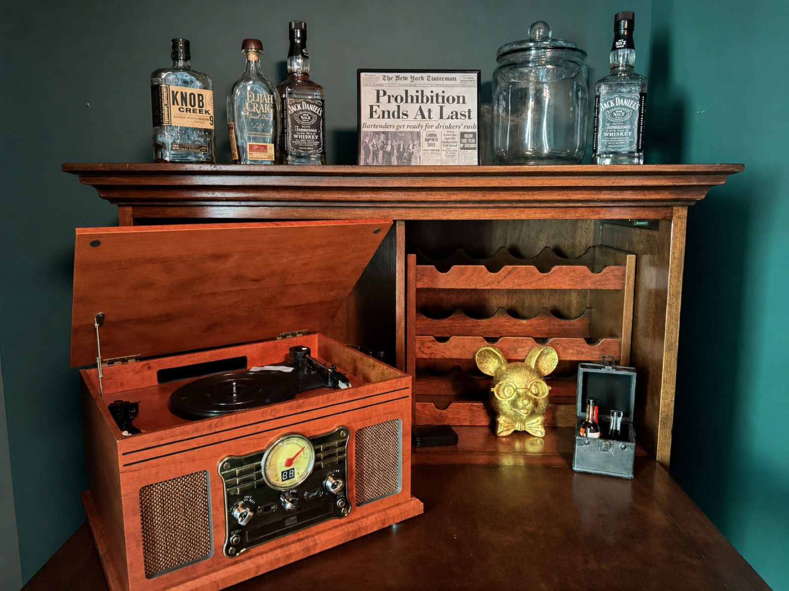 Speakeasy bar